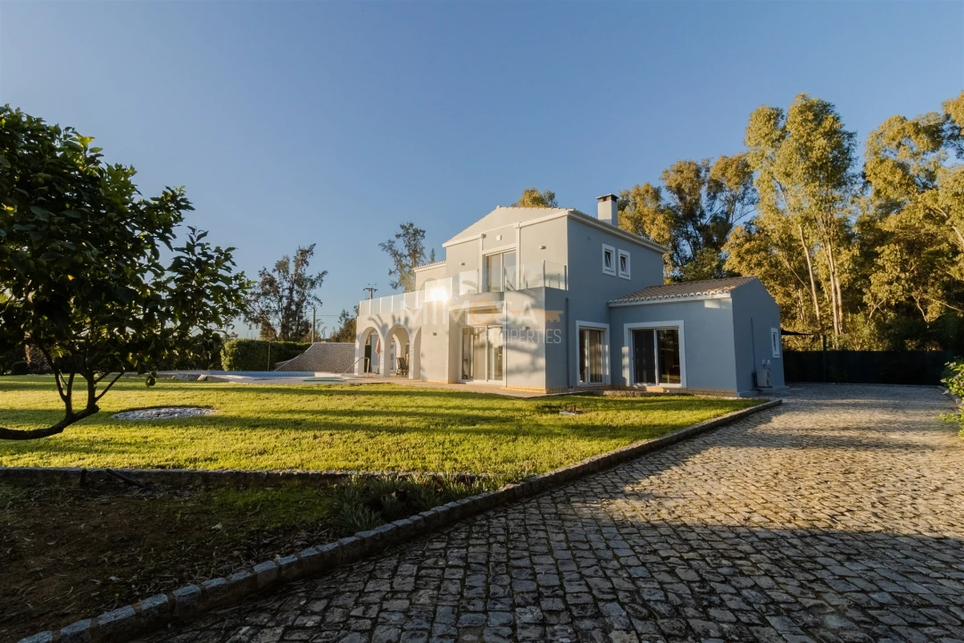 Moradia T4 para Venda em Alvor Foto 2