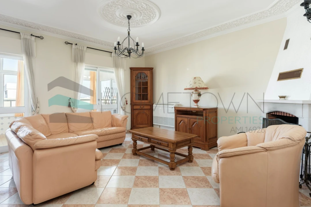 Apartamento T4 para Venda em Quarteira Foto 4