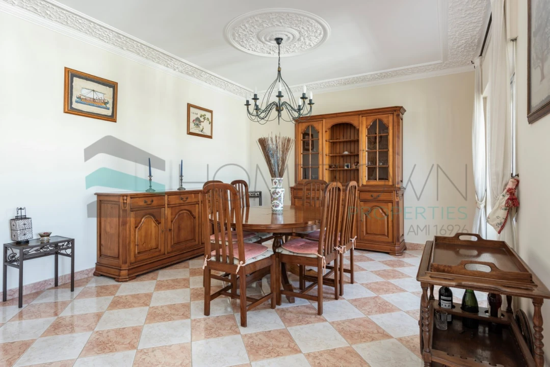 Apartamento T4 para Venda em Quarteira Foto 7