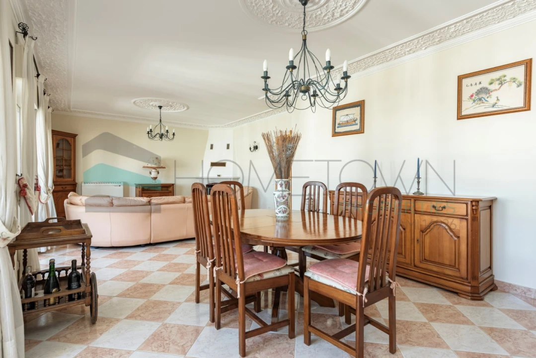 Apartamento T4 para Venda em Quarteira Foto 6