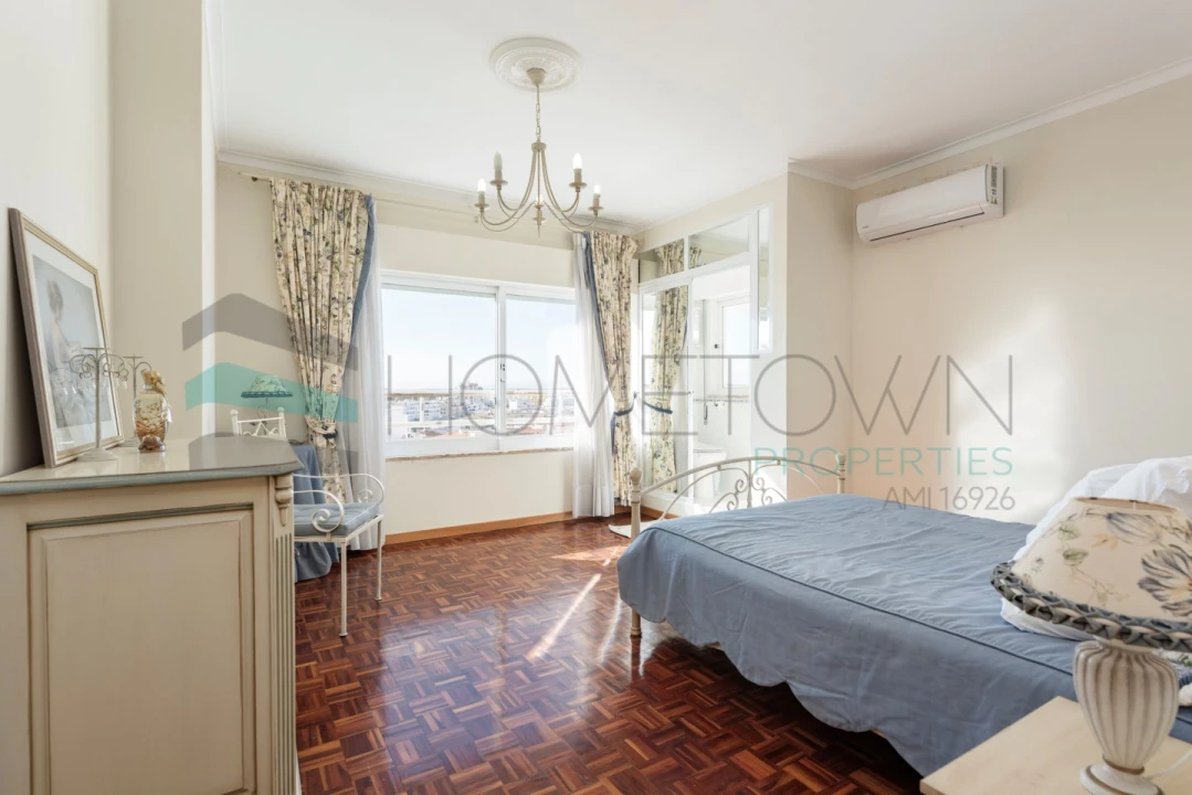 Apartamento T4 para Venda em Quarteira Foto 31