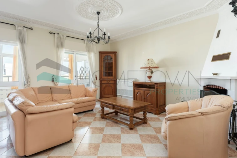 Apartamento T4 para Venda em Quarteira Foto 4