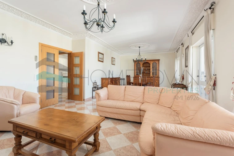 Apartamento T4 para Venda em Quarteira Foto 5