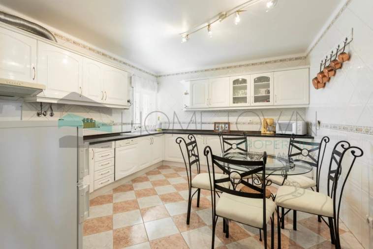 Apartamento T4 para Venda em Quarteira Foto 13