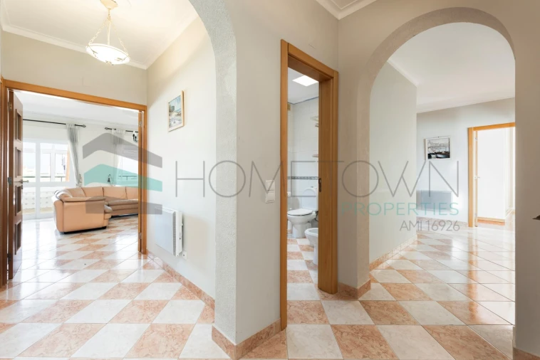 Apartamento T4 para Venda em Quarteira Foto 3