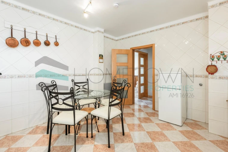 Apartamento T4 para Venda em Quarteira Foto 15