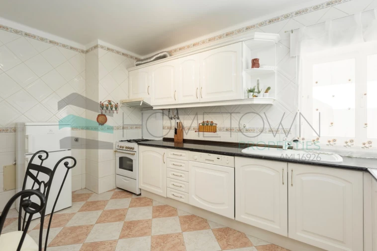 Apartamento T4 para Venda em Quarteira Foto 14