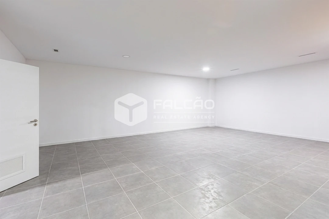 Loja para Venda em Marvila, Ribeira Santarém, São Salvador, São Nicolau Foto 36