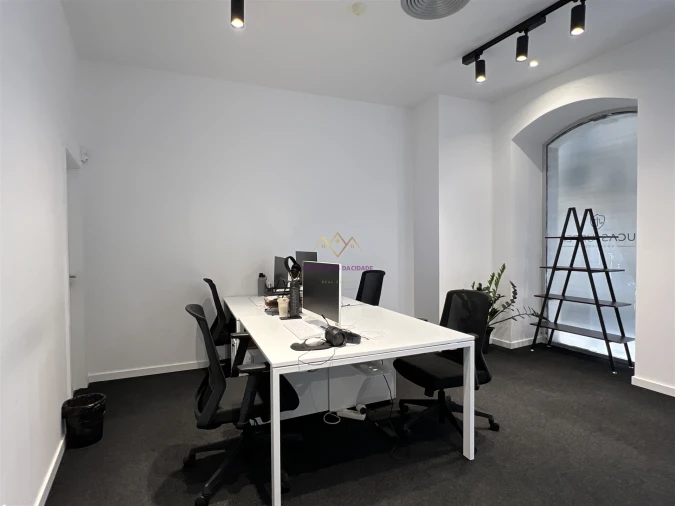 Loja para Arrendamento em União das Freguesias de Setúbal