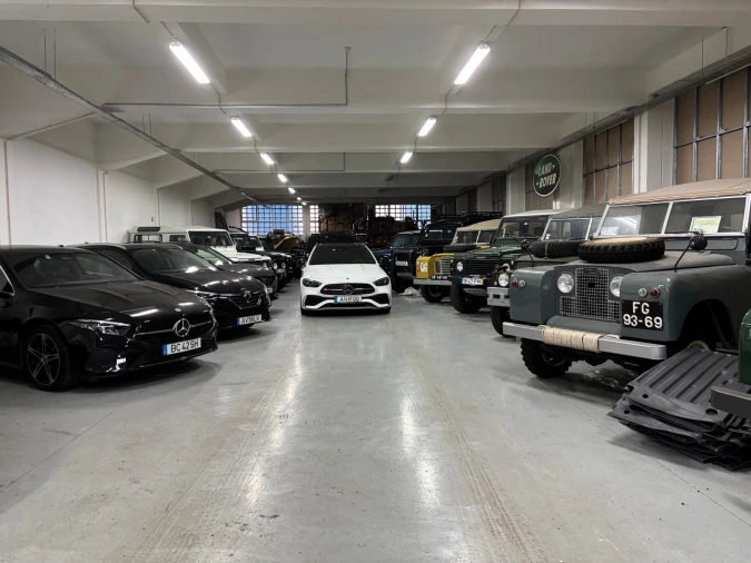 Armazém para Venda em Carnaxide e Queijas Foto 1