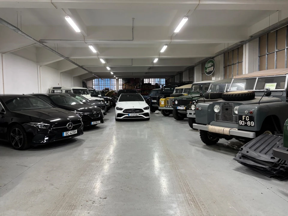 Armazém para Venda em Carnaxide e Queijas Foto 1