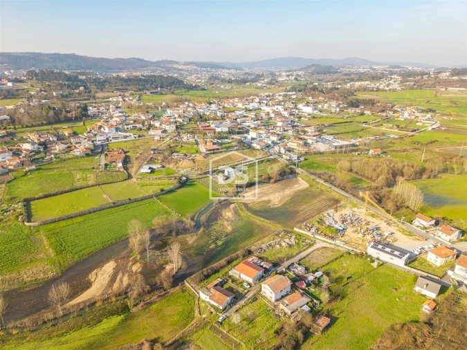 Terreno para Venda em Paredes Foto 2