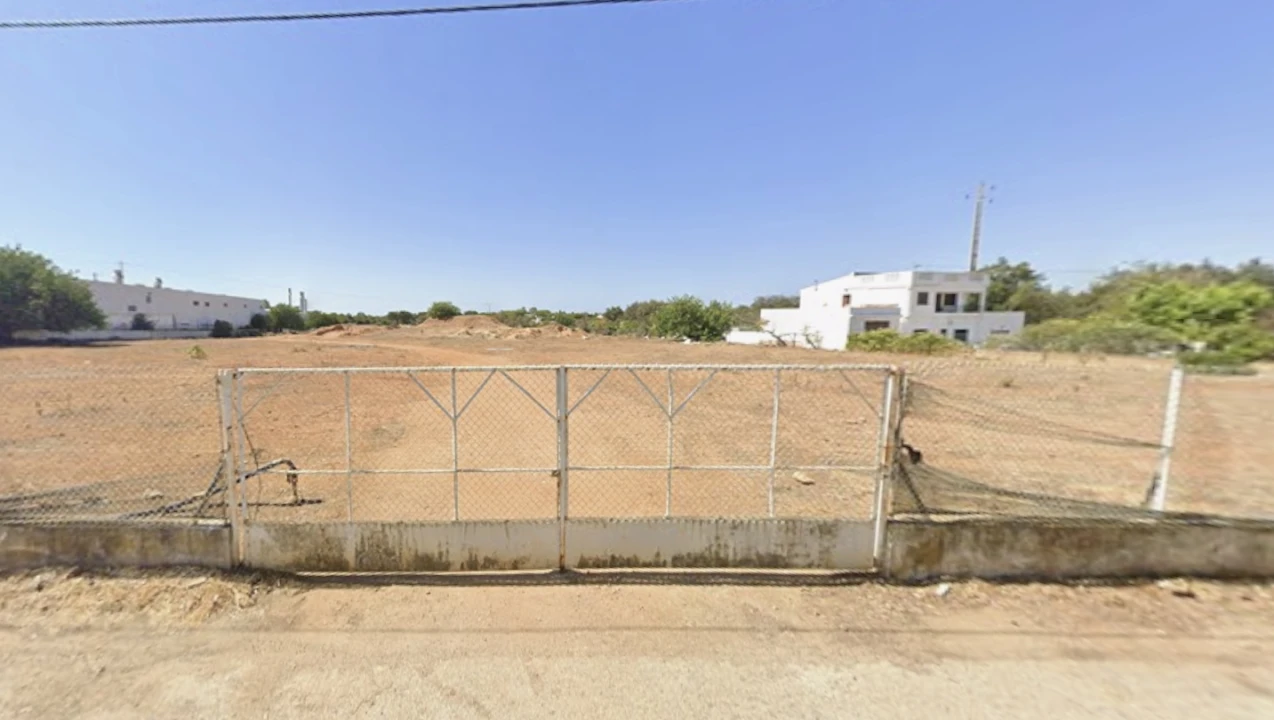 Terreno para Arrendamento em Quarteira Foto 6