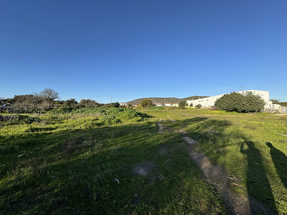 Terreno para Arrendamento em Quarteira Foto 7