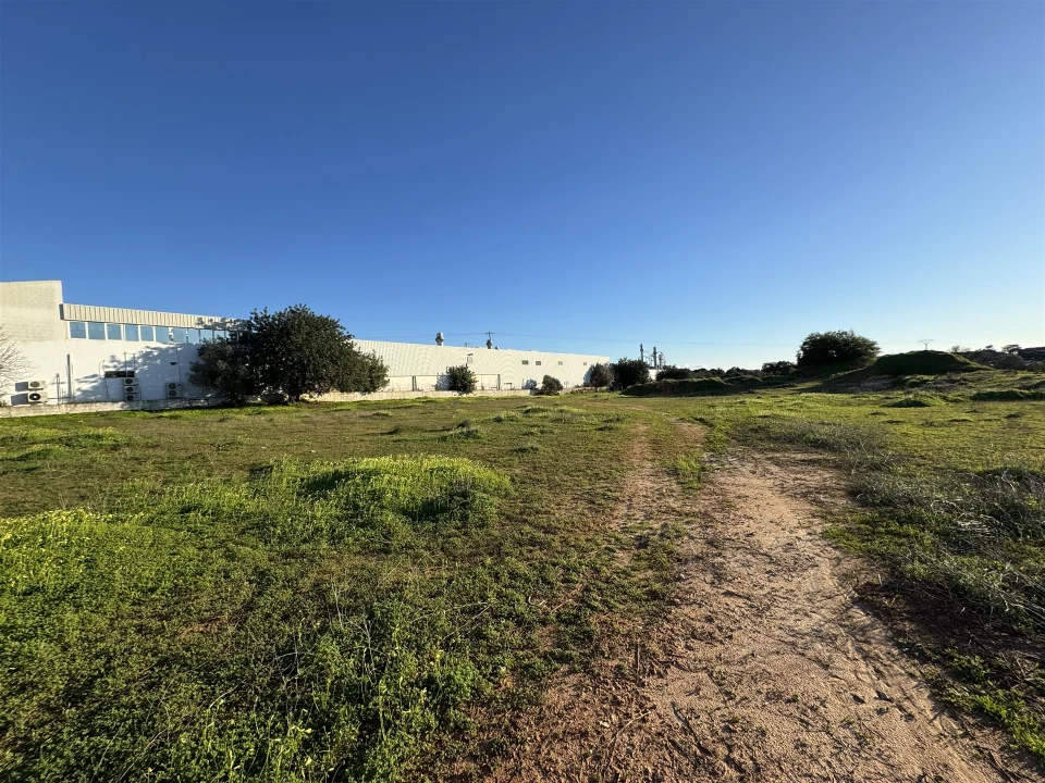 Terreno para Arrendamento em Quarteira Foto 12