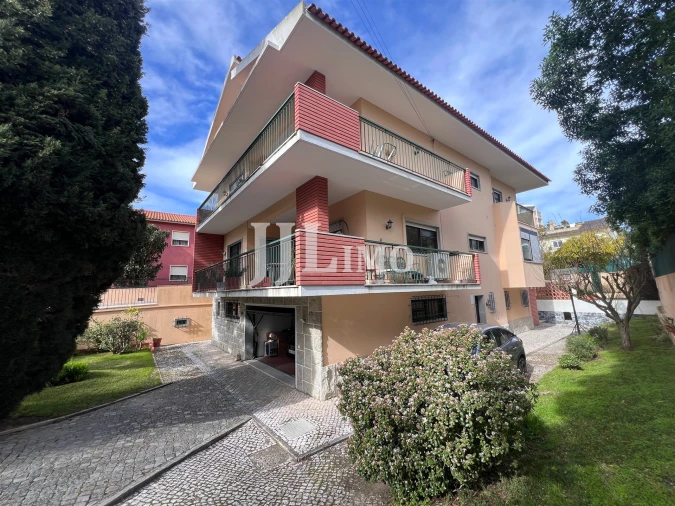 Moradia T8 para Venda em Oeiras e São Julião da Barra, Paço de Arcos e Caxias Foto 1