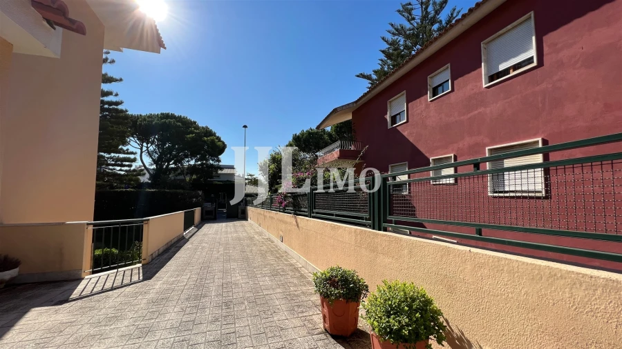 Moradia T8 para Venda em Oeiras e São Julião da Barra, Paço de Arcos e Caxias Foto 2