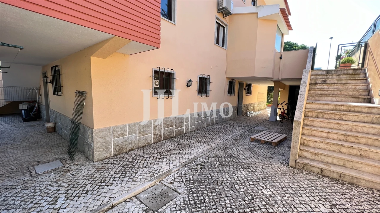 Moradia T8 para Venda em Oeiras e São Julião da Barra, Paço de Arcos e Caxias Foto 4