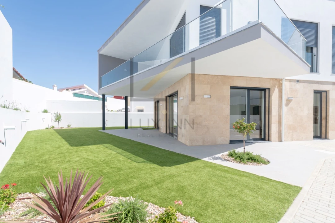 Moradia T4 para Venda em São Domingos de Rana Foto 1