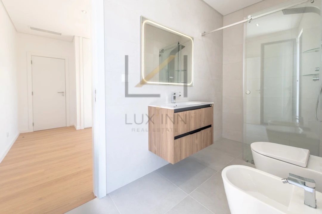 Moradia T4 para Venda em São Domingos de Rana Foto 26