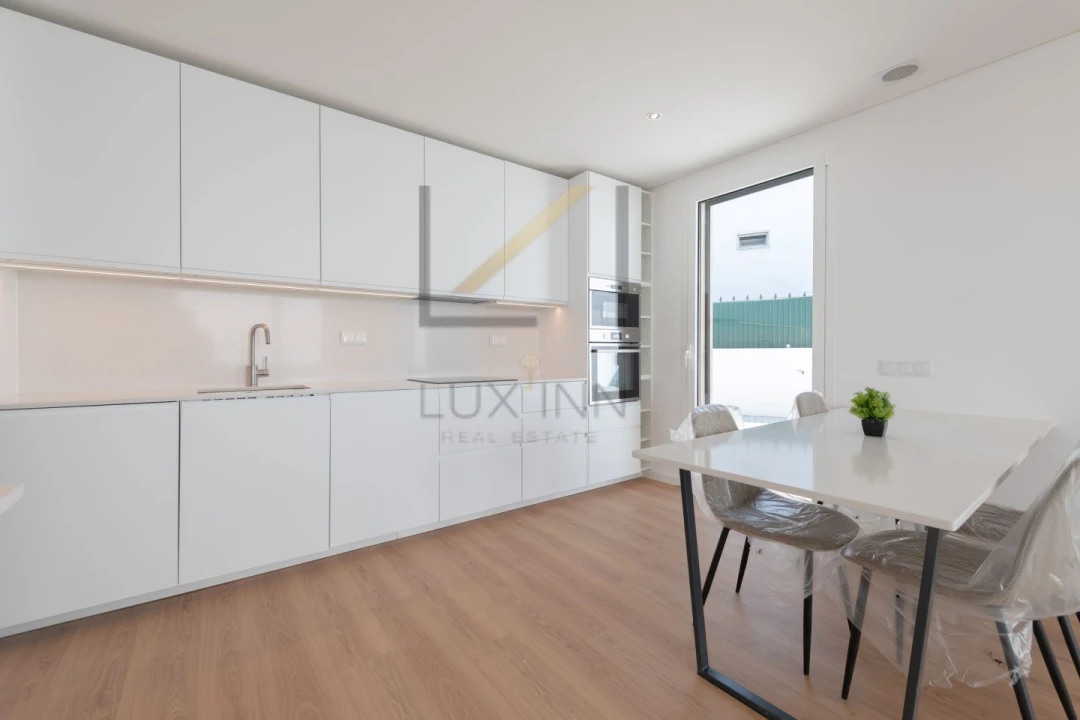 Moradia T4 para Venda em São Domingos de Rana Foto 7