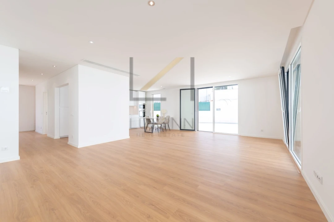 Moradia T4 para Venda em São Domingos de Rana Foto 13