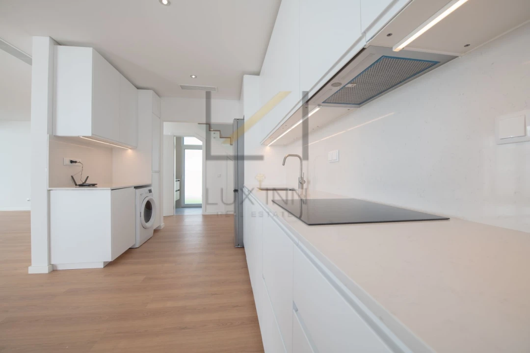 Moradia T4 para Venda em São Domingos de Rana Foto 17