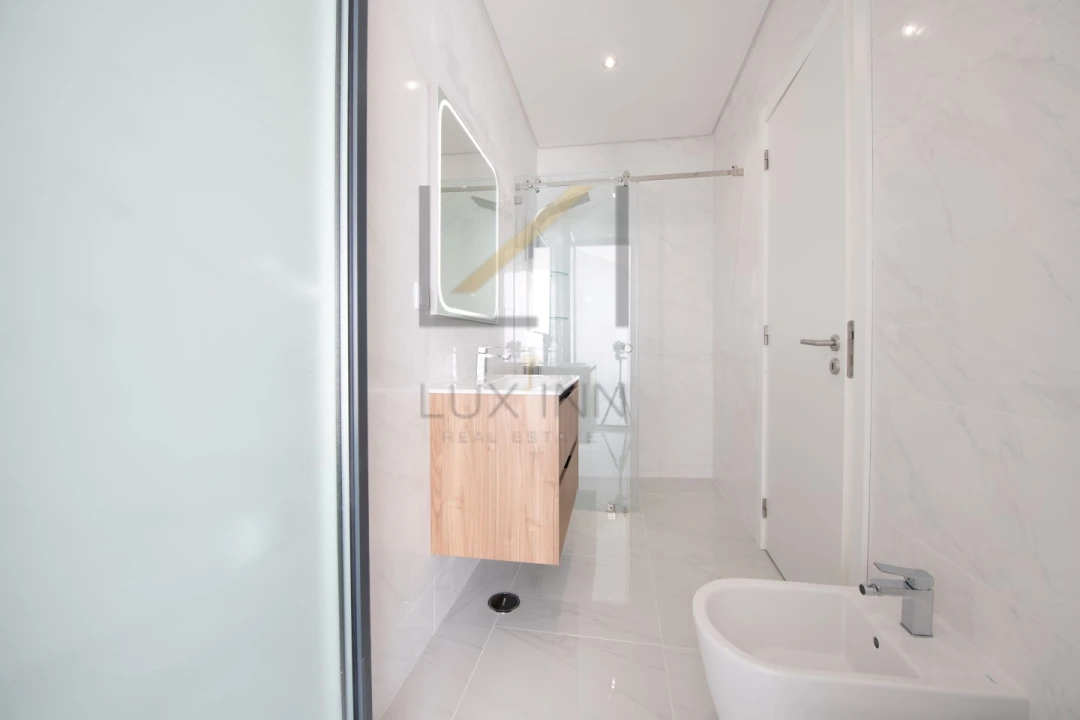 Moradia T4 para Venda em São Domingos de Rana Foto 29