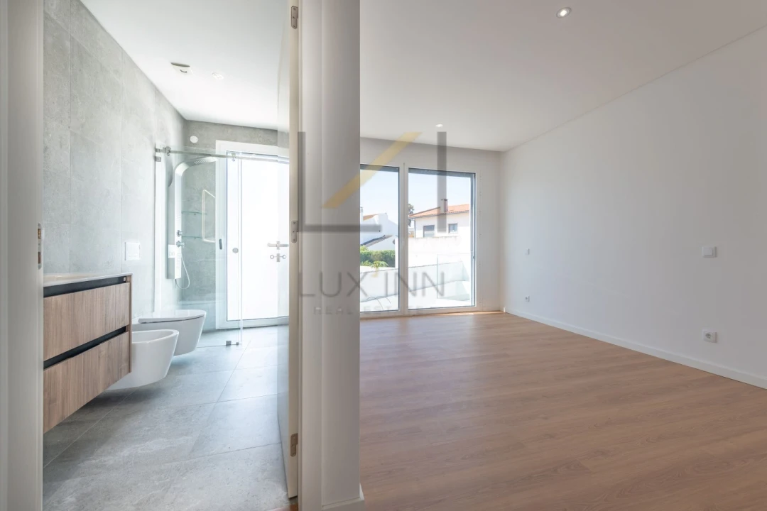 Moradia T4 para Venda em São Domingos de Rana Foto 34