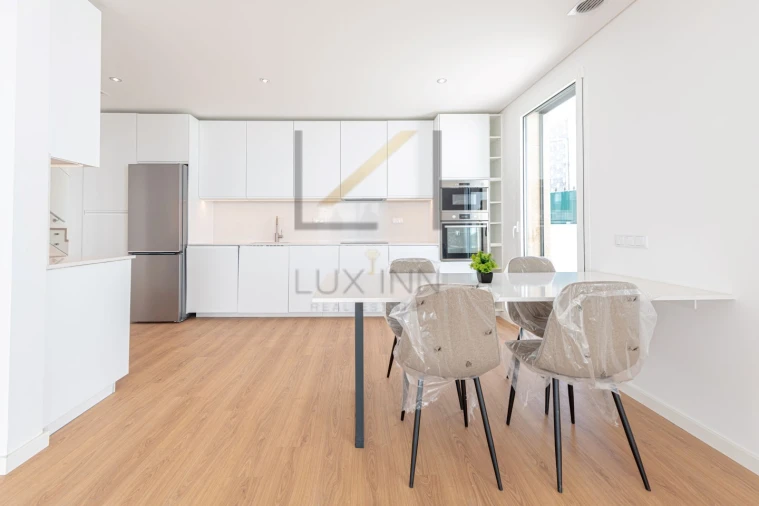 Moradia T4 para Venda em São Domingos de Rana Foto 10