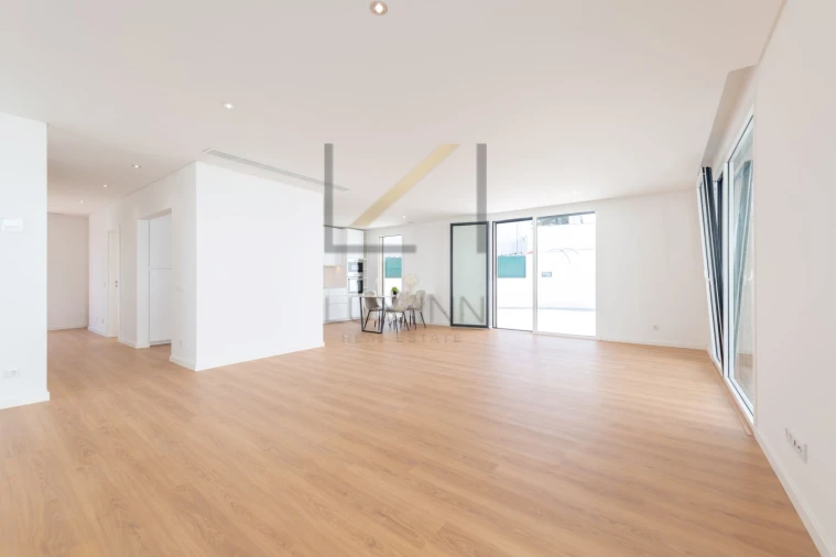 Moradia T4 para Venda em São Domingos de Rana Foto 13