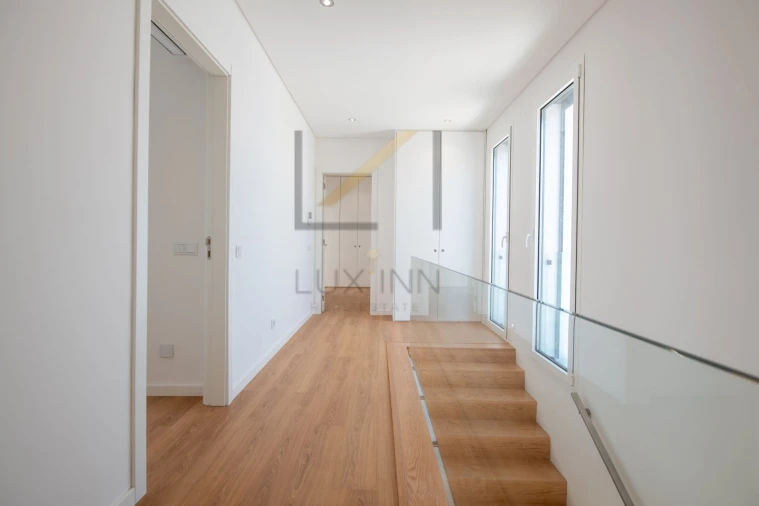 Moradia T4 para Venda em São Domingos de Rana Foto 27