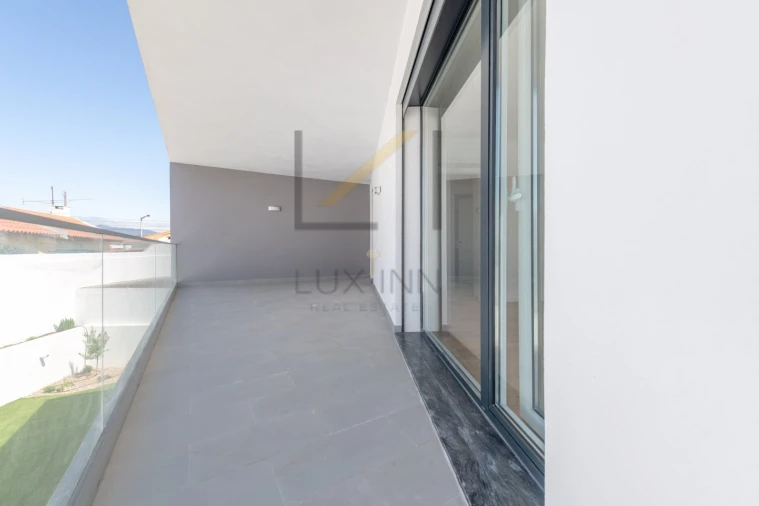 Moradia T4 para Venda em São Domingos de Rana Foto 33