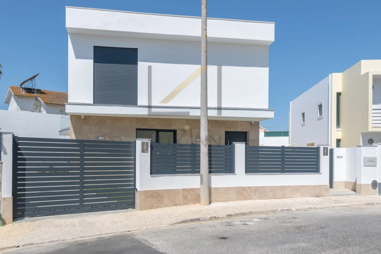 Moradia T4 para Venda em São Domingos de Rana Foto 58