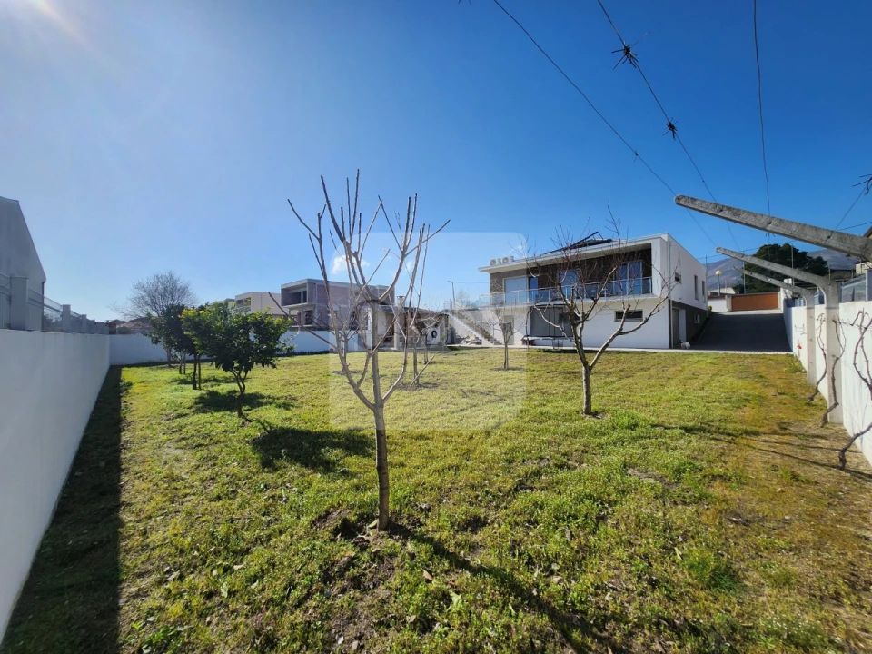 Moradia T4 para Venda em Adoufe e Vilarinho de Samardã Foto 4