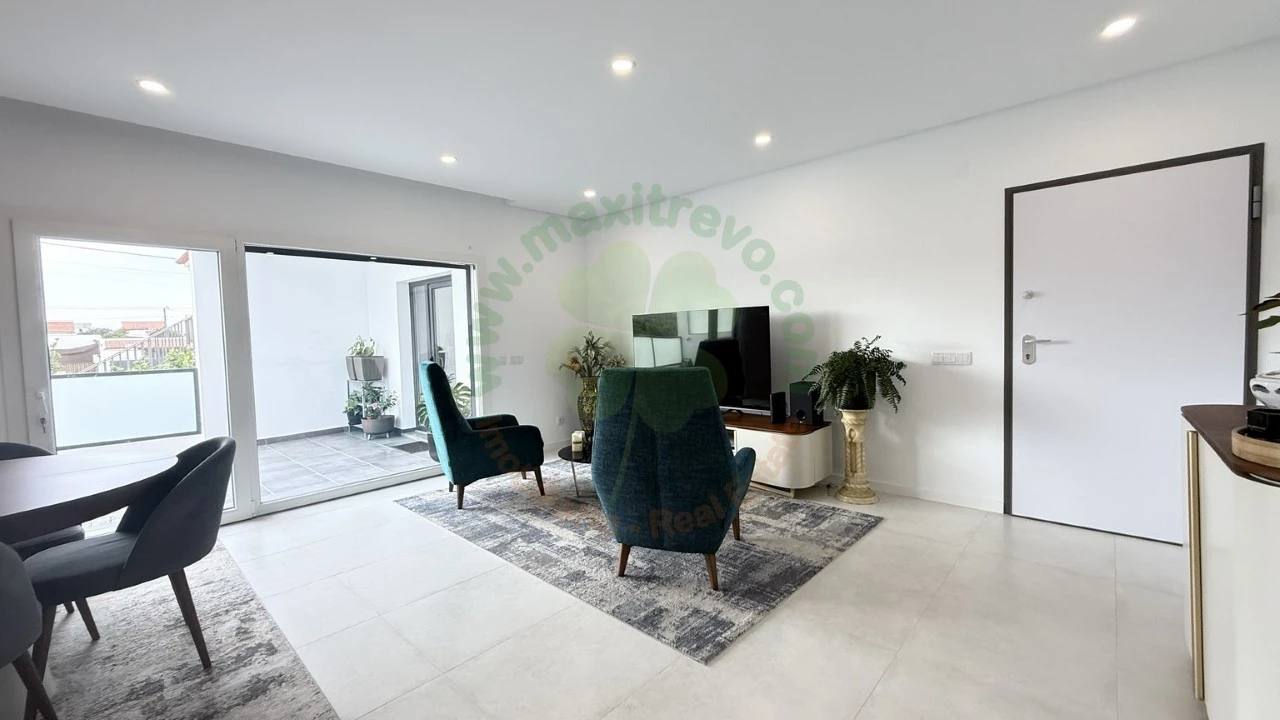 Moradia T3 para Venda em Fernao Ferro Foto 3