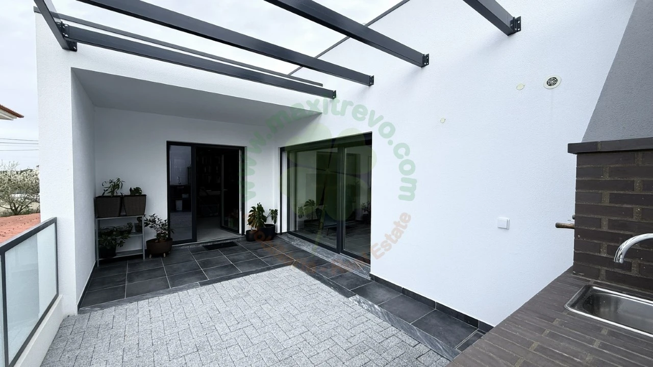 Moradia T3 para Venda em Fernao Ferro Foto 9