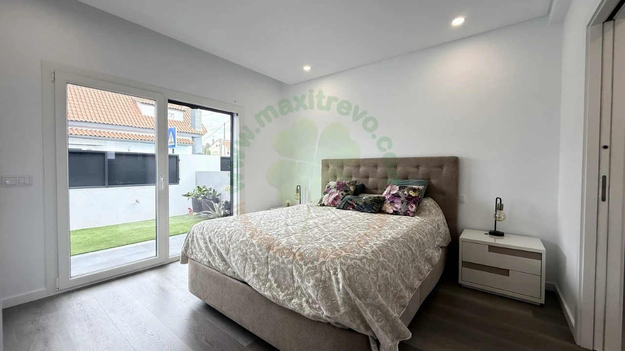 Moradia T3 para Venda em Fernao Ferro Foto 13