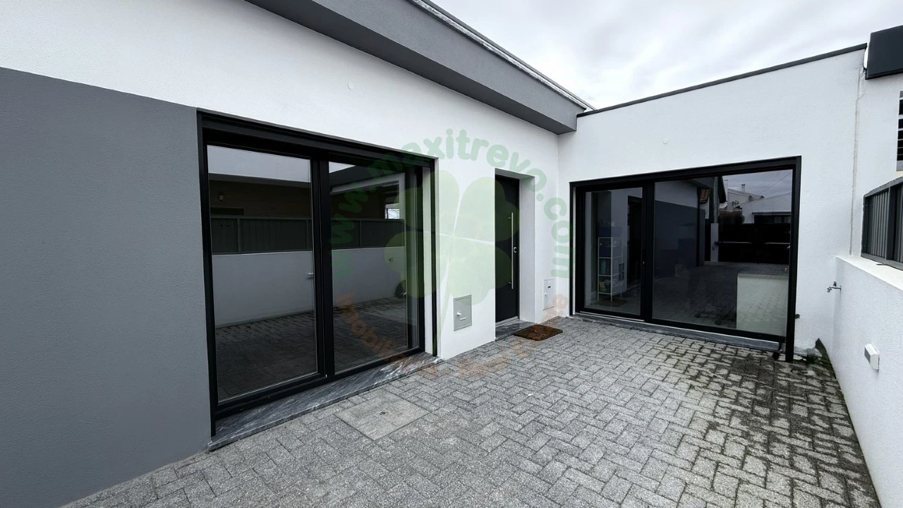 Moradia T3 para Venda em Fernao Ferro Foto 29