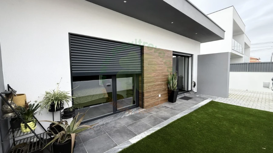 Moradia T3 para Venda em Fernao Ferro