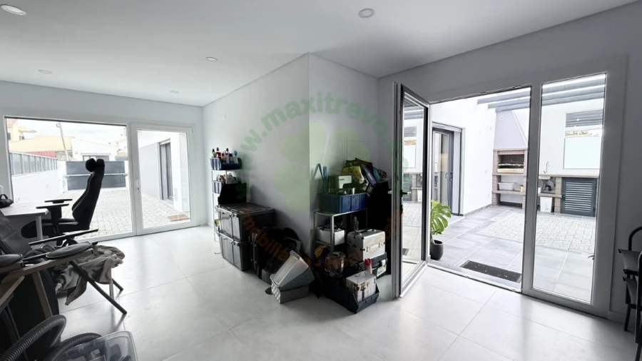 Moradia T3 para Venda em Fernao Ferro Foto 26