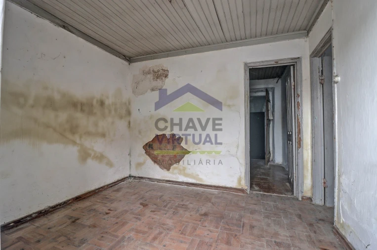 Moradia T2 para Venda em Roliça Foto 6