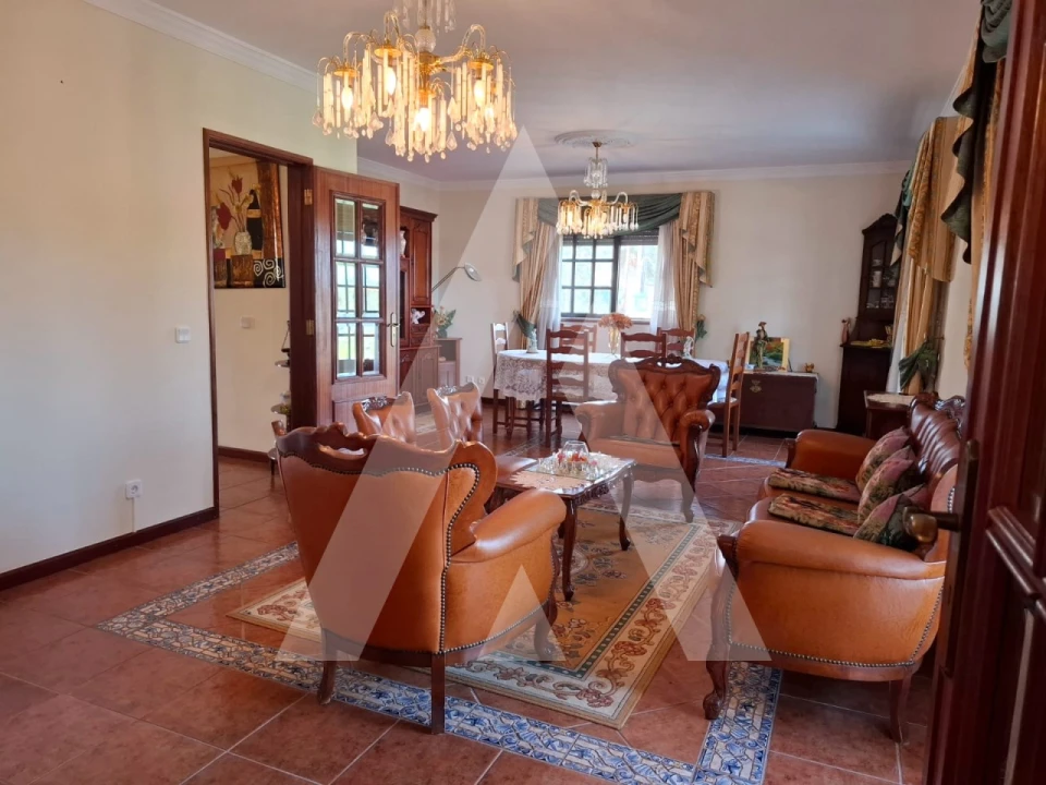 Moradia T3 para Venda em Oiã Foto 9