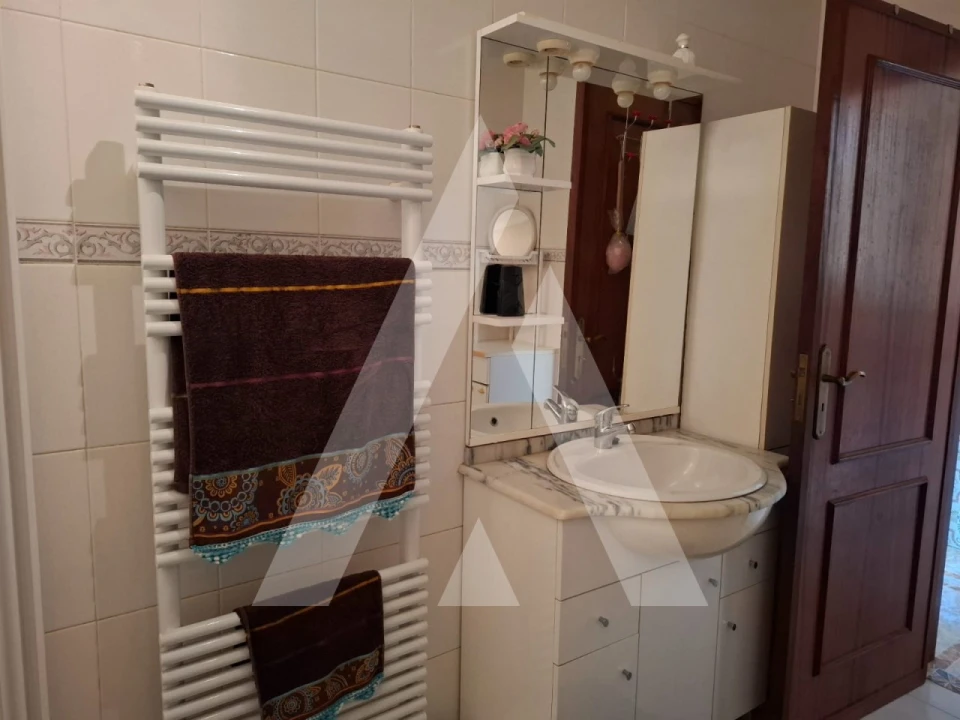 Moradia T3 para Venda em Oiã Foto 32