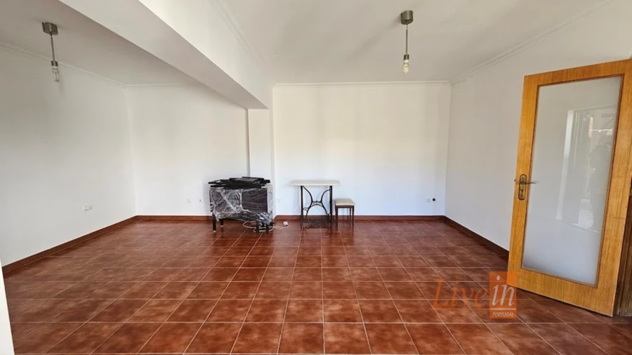 Moradia T2 para Venda em Maxial e Monte Redondo Foto 14