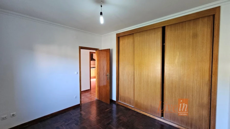 Moradia T2 para Venda em Maxial e Monte Redondo Foto 20