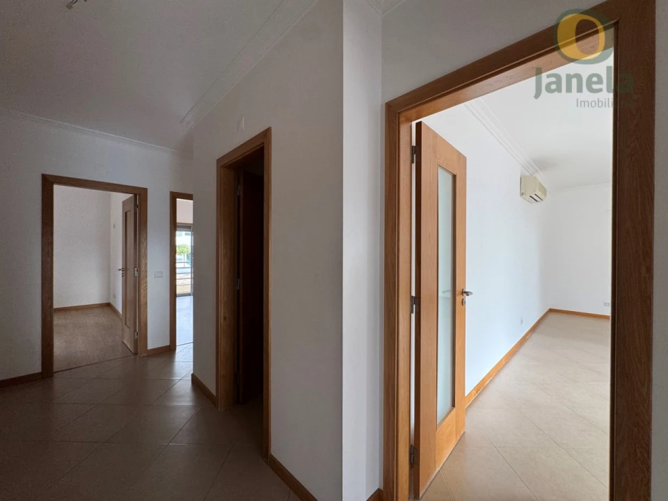 Apartamento T3 para Venda em Olhão Foto 8