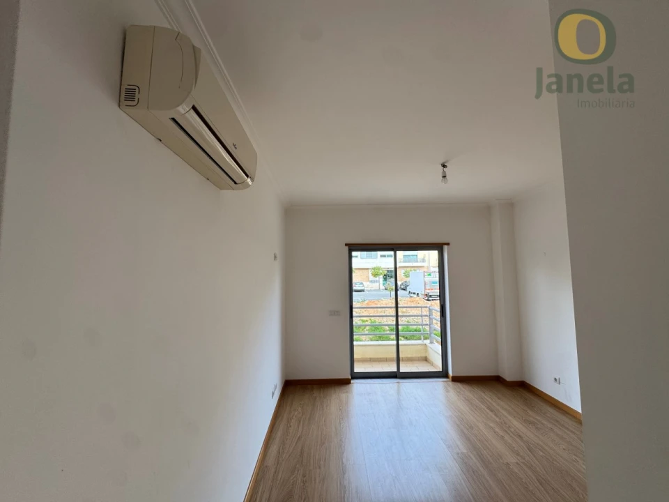 Apartamento T3 para Venda em Olhão Foto 16