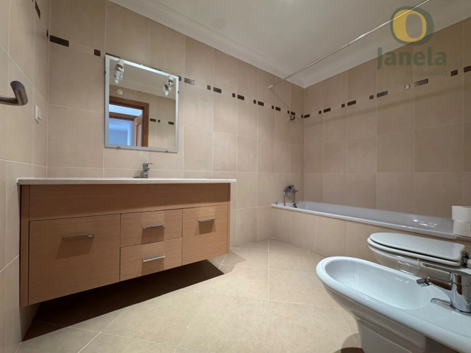 Apartamento T3 para Venda em Olhão Foto 14