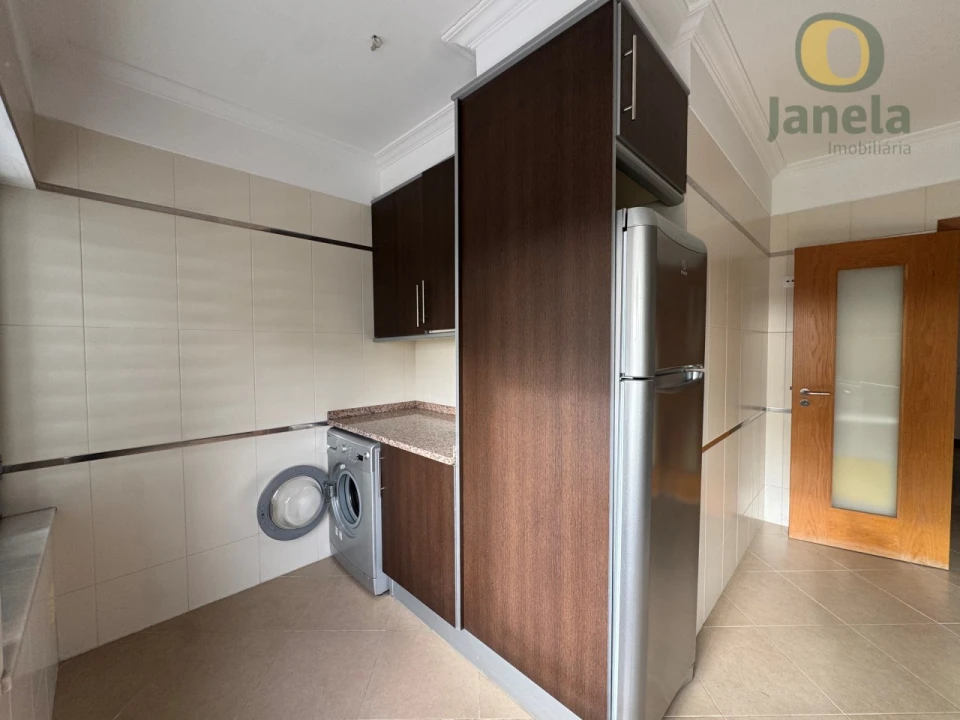 Apartamento T3 para Venda em Olhão Foto 17